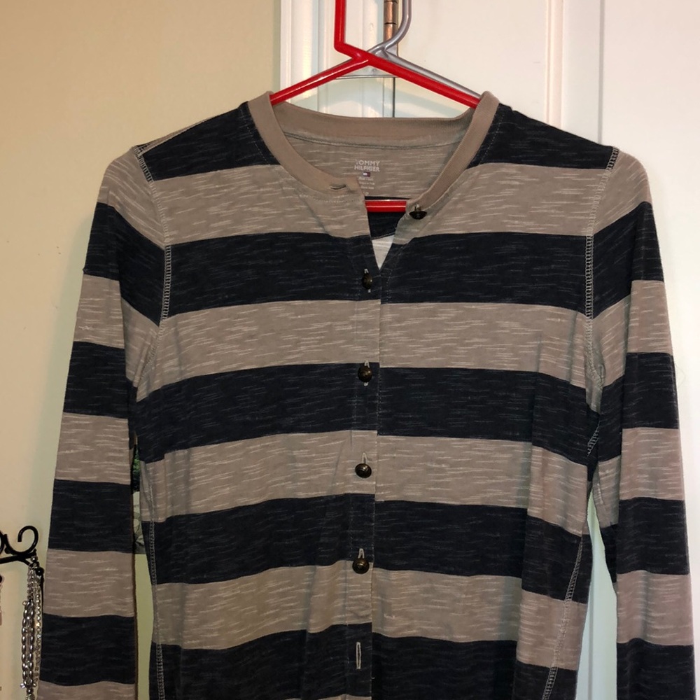 Tommy long sleeved button down